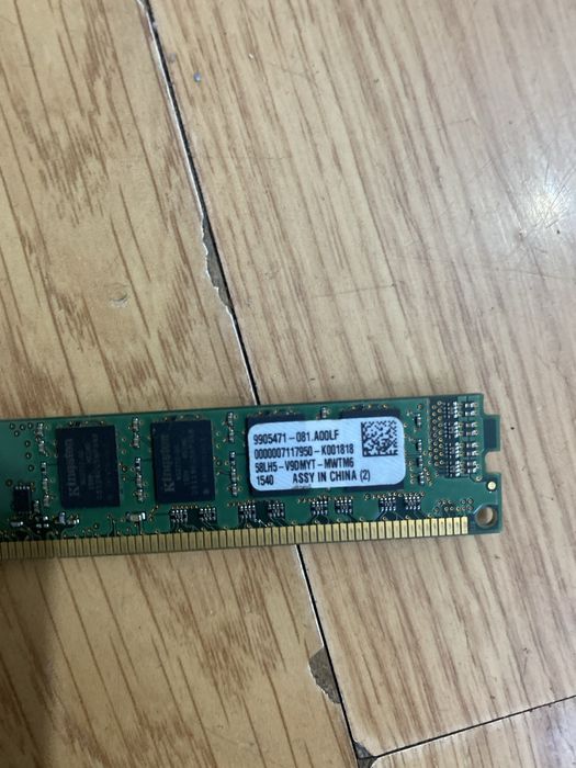 Продам озу 8 гб Kingston