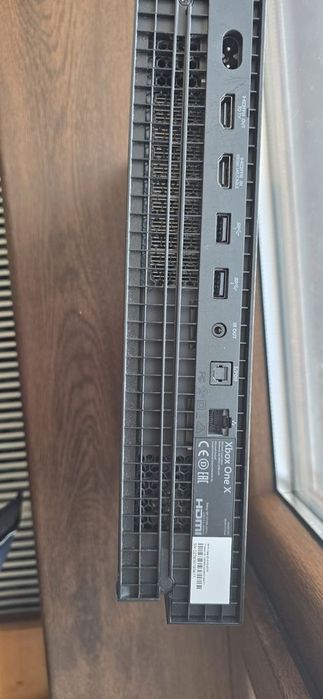 Xbox one X 1tb,stare buna