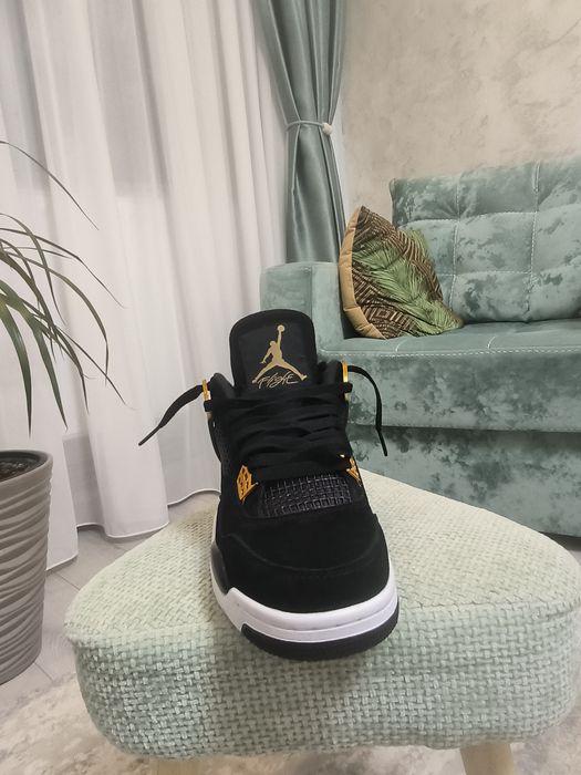 Jordan 4 gold black 40
