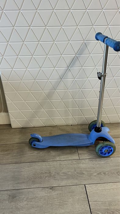 Десткий самокат с 2-х лет!