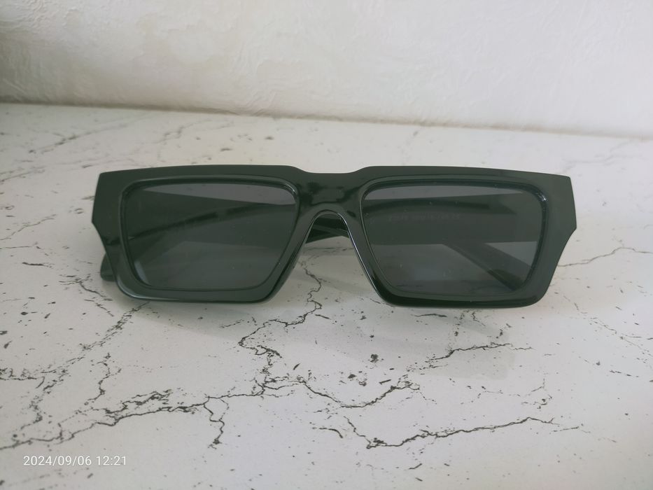 Очки солнцезащитные