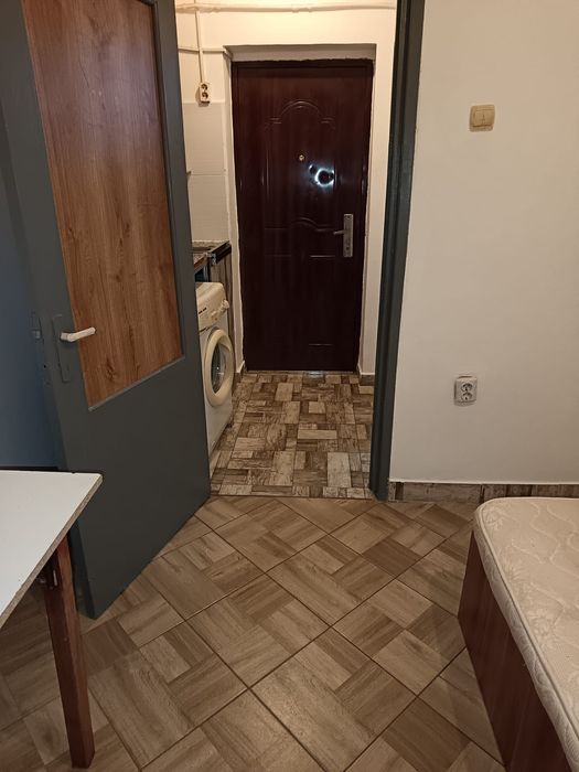 Vând garsoniera în Ploiești  Teleajan