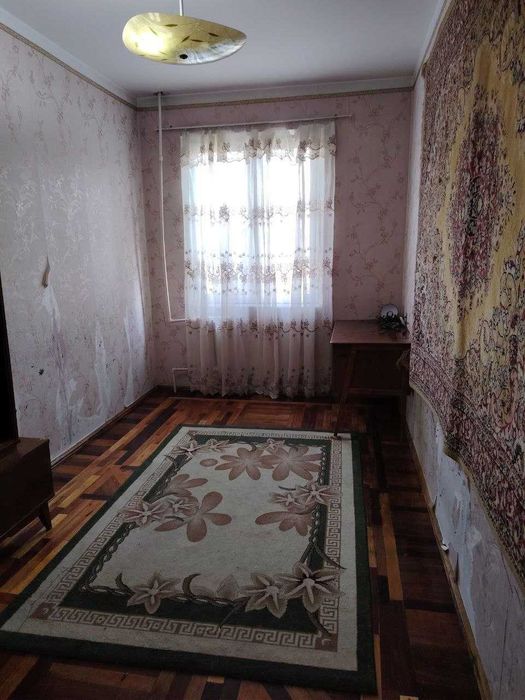 Продаю квартиру возле ресторана Райхон Чиланзар 9 2х ком