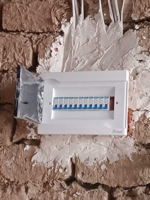 Elektrik Qarshi 220/380 v