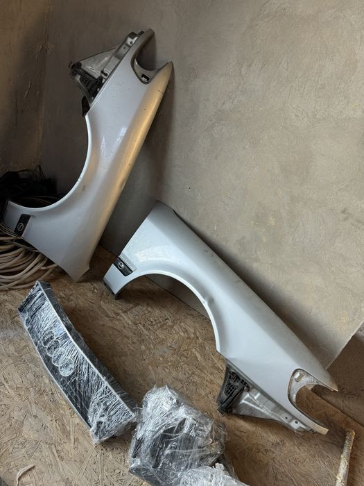 Продам на ауди 100 с4 передний крылия