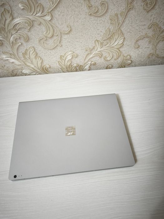 Microsoft Surface Book 2