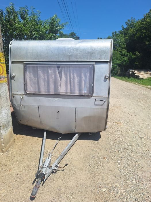 Vând rulotă auto cu 5 locuri
