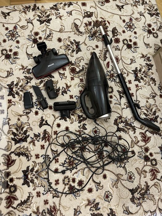 Продается вертикальный пылесос 2-в-1  Philips 900W