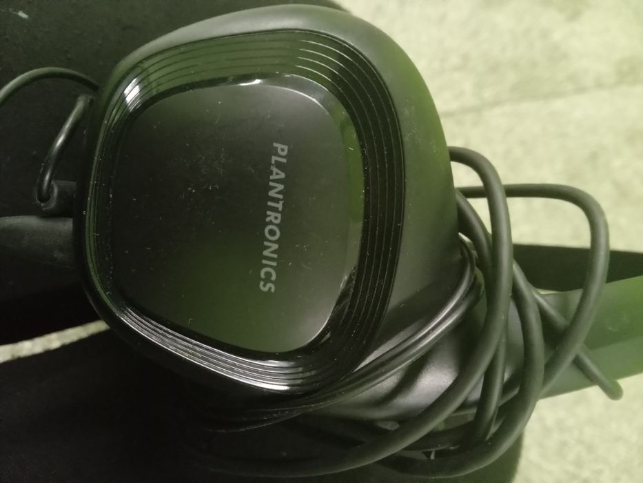 Слушалки със микрофон