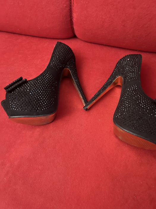 Sandale elegante negre dama ZARA Woman mar. 37,  cu strasuri