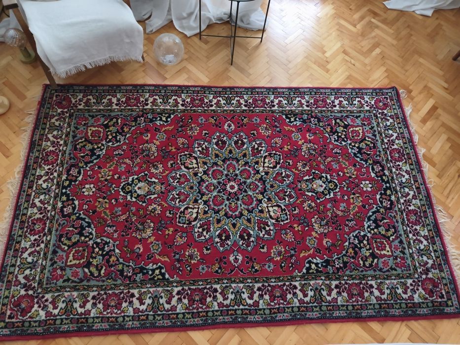 Вълнен персийски килим 140/200 см