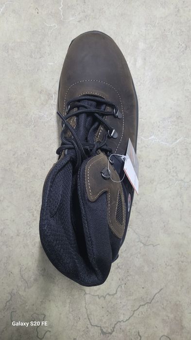 Продам рабочие ботинки