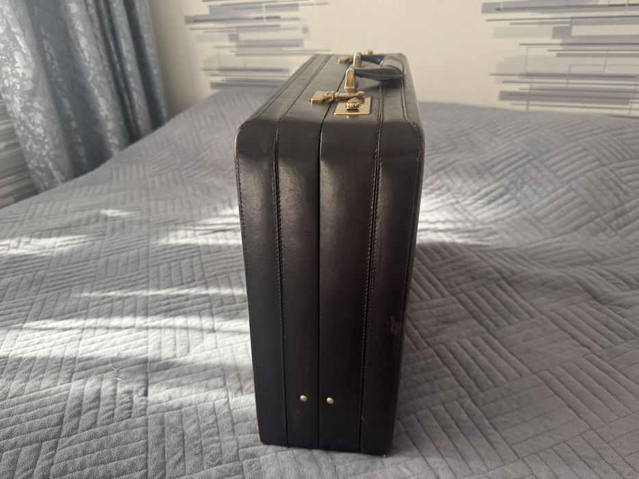 Продаю кейс чемодан PETEK