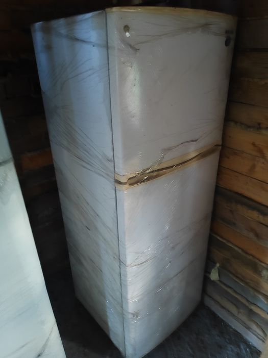 Продам 2 холодильника , 2 газ плиты