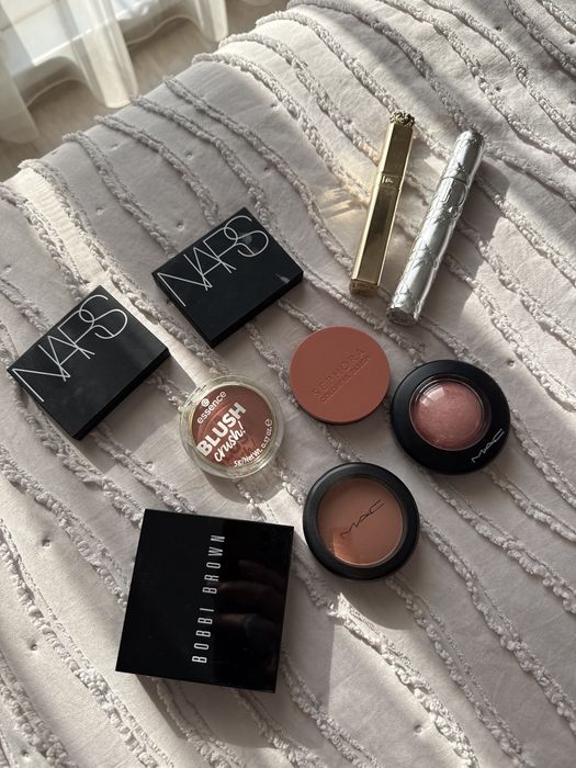 dior , Nars , gucci , dolce gabanna  , Shiseido , Estee Lauder ръж