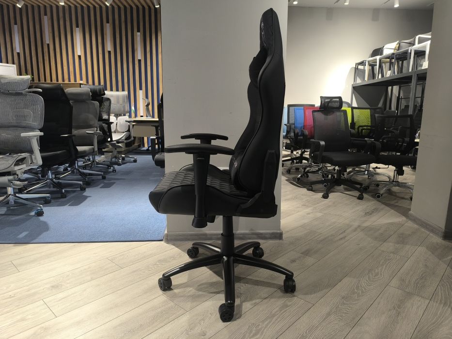 Gaming chair Vanguard. Kreslo Gladiator OPTOM