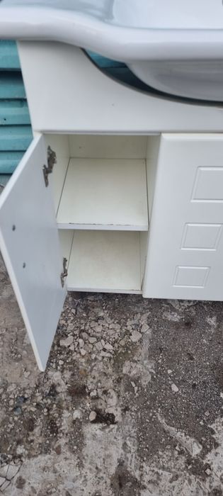 Раковина с тумбой