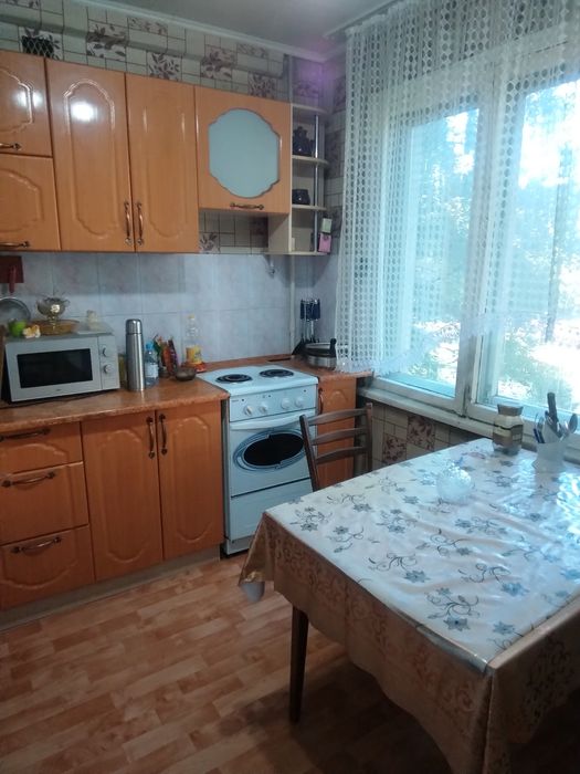 Продам 4 ех комнатную квартиру