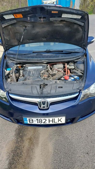 Honda Civic 1.3 benzina + hibrid