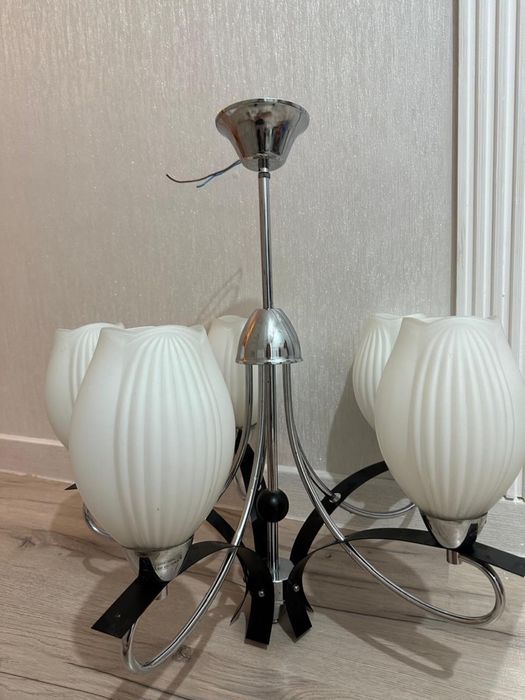 Люстра в отличном состоянии