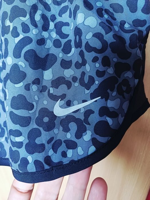 Сиви Шорти Nike L