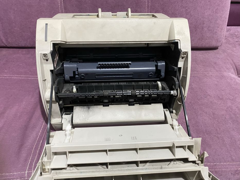 Продам принтер canon LBP-810