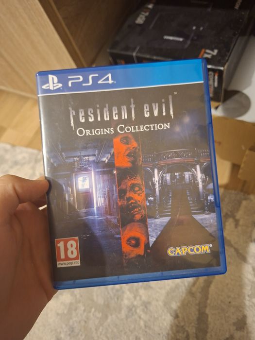 Vând joc Resident evil origins Collection