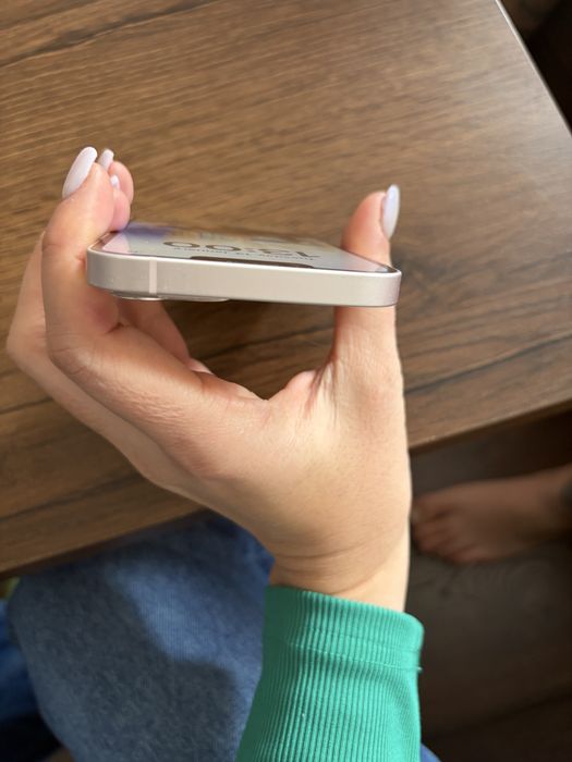 Продавам! Айфон 13