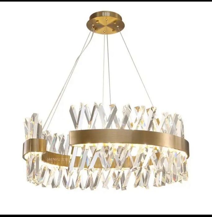 Продам люстру 1 м диаметр