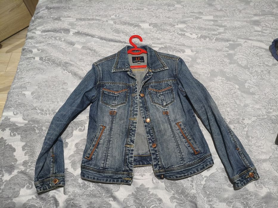 Продается джинсовая куртка