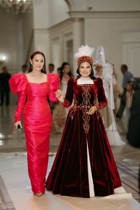 Ұзату көйлек, платье на ұзату