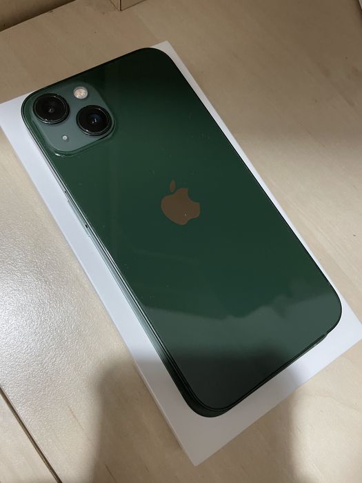 Продавам Iphone 13 128GB