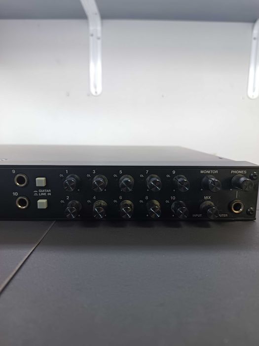 Студийна аудио карта TASCAM US-1800 с фантомно захранване