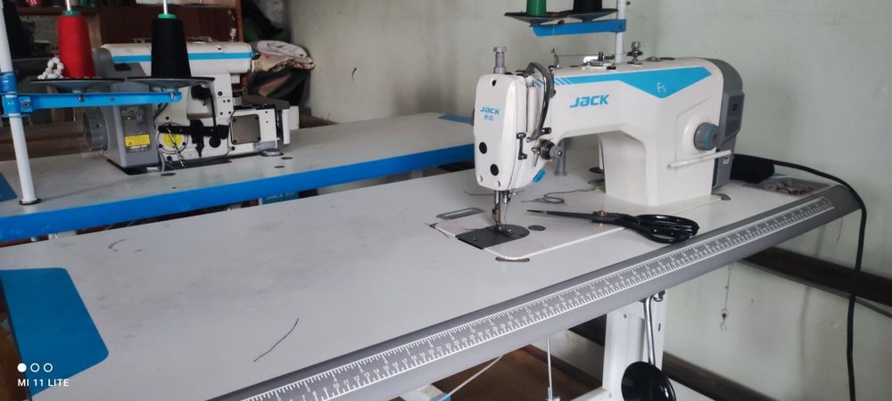 Швейная машинка Jack  F5  Оверлок Jac Е4sk