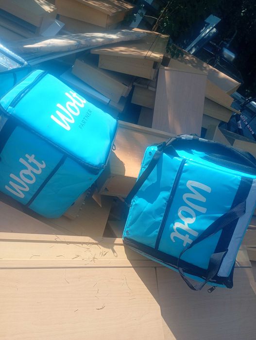 Vând 2 genti Wolt in stare buna