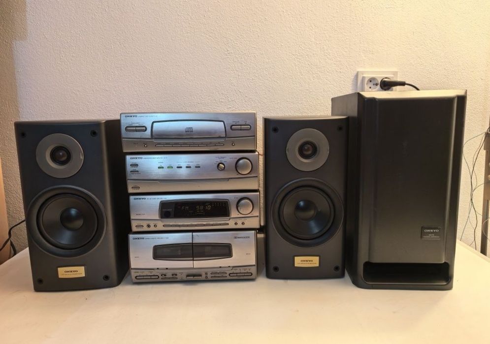 Amplificator Onkyo cd-player, deck, tuner, boxe