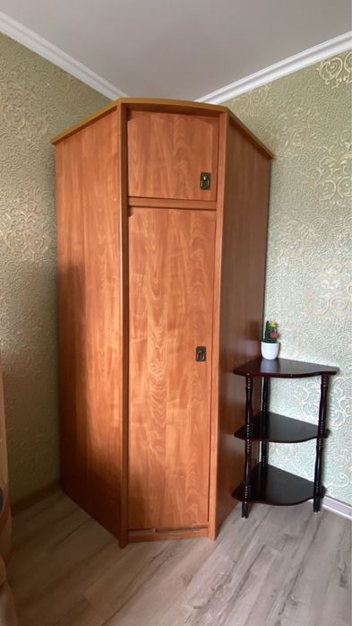 Продам шкаф угловой
