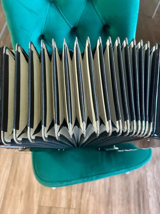 Acordeon Weltmeister Diana 80 bași