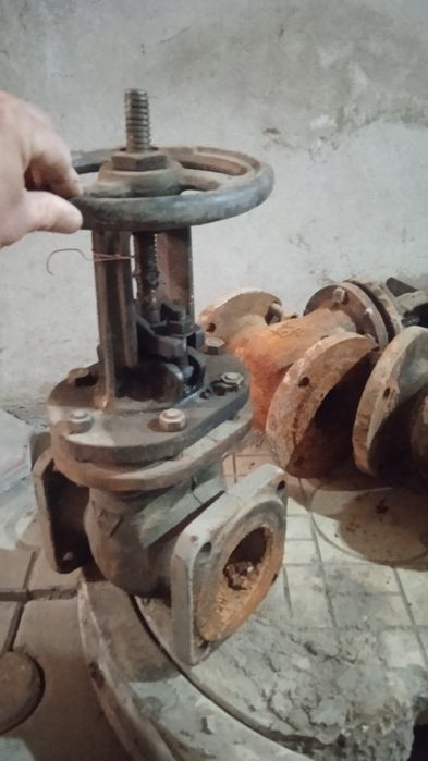 Задвишка вентил кираеник