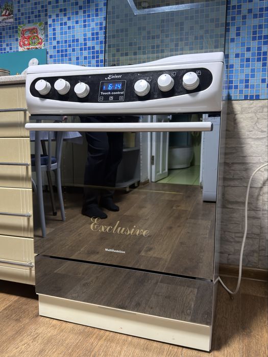 Продам газовую плиту Kaiser