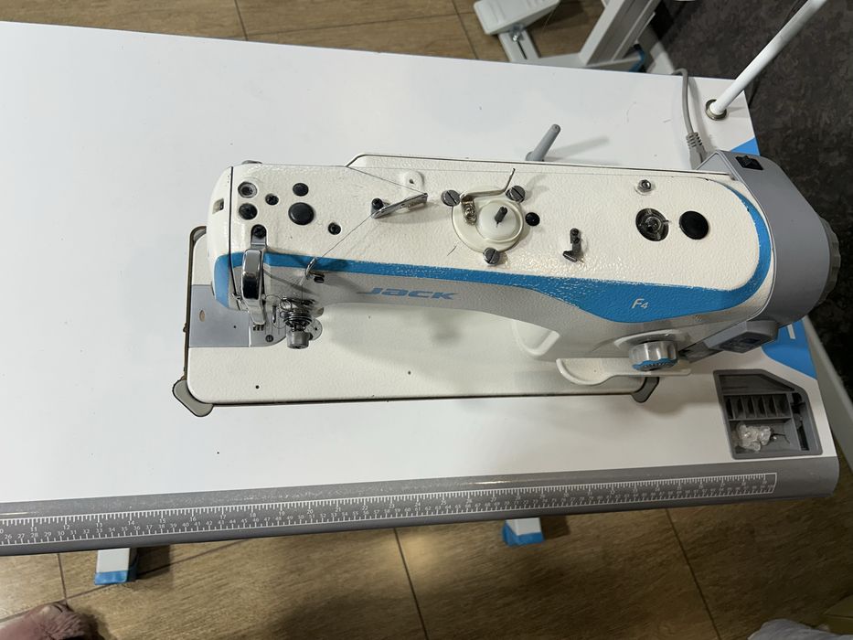 Продам швейные машинки jack