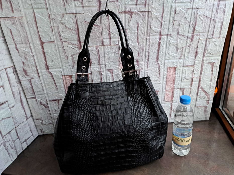 дамска чанта,черна кожена чанта-естествена кожа тип крокоди