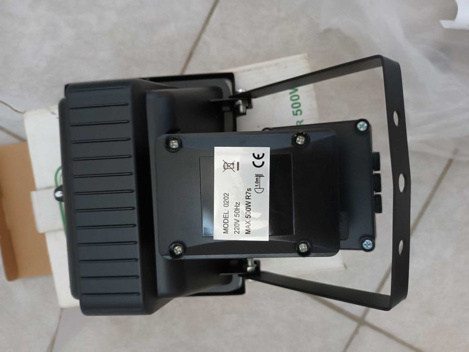Proiector T&G de 500W (2 bucati) (pret pentru toate)