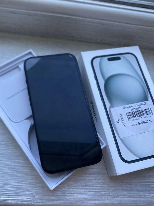 Продаю iPhone 15 256 Г