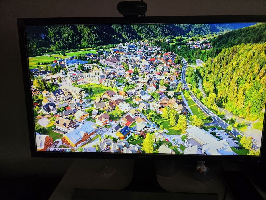 4К Монитор Samsung UHD (3840 x 2160)