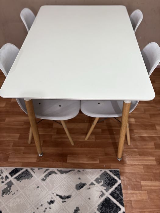 Стол и стулья 4шт