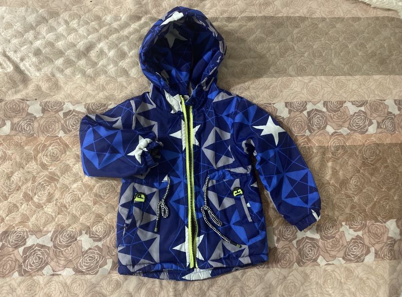 Продам весение детские куртки