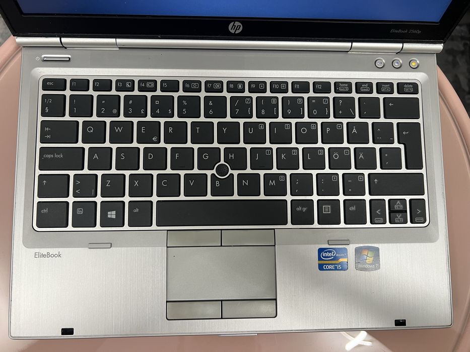 HP EliteBook 2560p i5-2540M 8 GB RAM 320 GB HDD