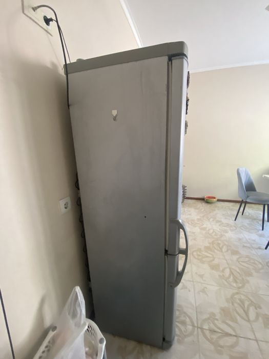 Холодильник срочно продам