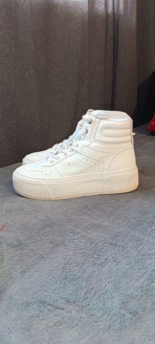 Дамски бели боти